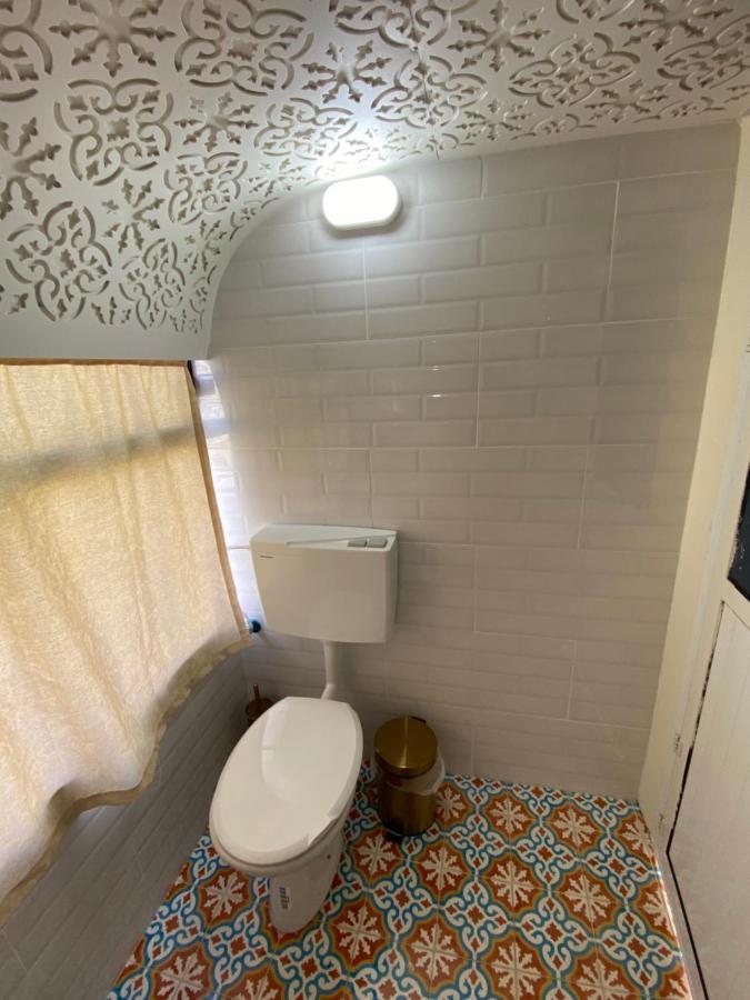 The Bus Apartment มาจดาล ชามส์ ภายนอก รูปภาพ